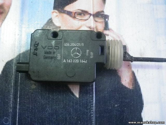 Cerradura depuerta de combustible Mercedes ML W163 406204211 A1638201642