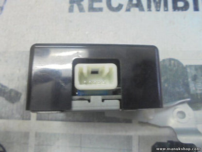 Receptor control de la puerta.Toyota Hilux 2.5 897410K034 61B908000 MR3874 