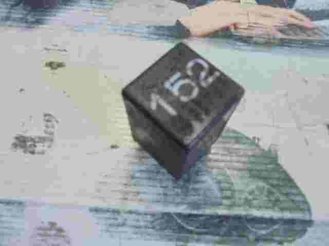 Regulador de voltaje VW Transporter T4 No.152 12V 701963281 Hella 5HJ00660400