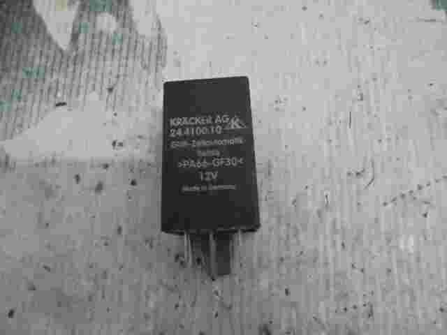 Relé VW 24410010 24.4100.10 PA66-GF30 PA66GF30 12V