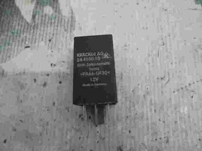 Relé VW 24410010 24.4100.10 PA66-GF30 PA66GF30 12V