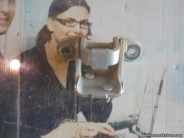 Bisagra de la puerta trasera izquierda arriba  Mitsubishi Pajero Montero