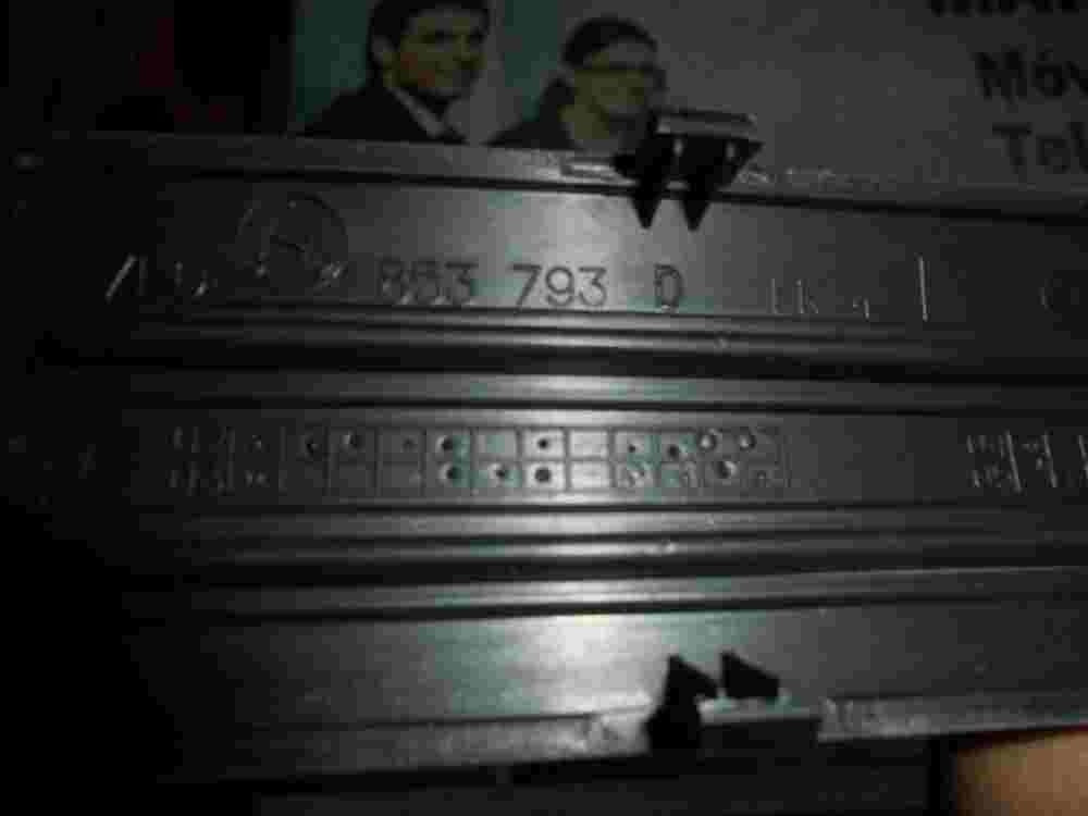 Estriberas taloneras acero trasero izquierdo VW Audi 7L0853793D 7L0 853 793 D