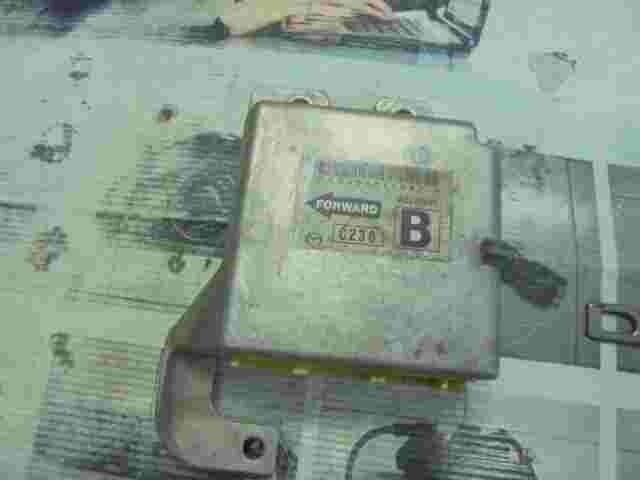 Sensore di impatto airbag Mazda 5 CR W2T80274 W2T80274B C236 B