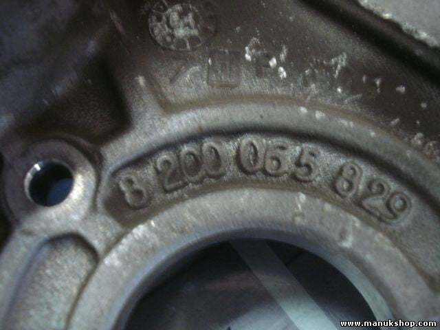 Soporte de la bomba de inyección  Renault Kangoo 8200065829 8 200 065 829