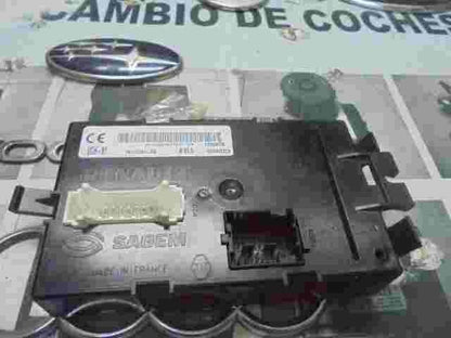 Modulo de control de la carrocería UCH Opel Renault P8200461552 281127642A