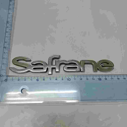 Emblema Renault Safrane 17 cm.