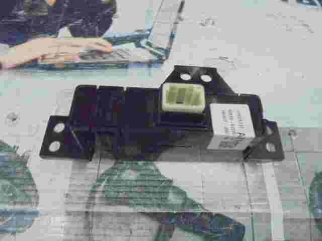 Interruptor apertura tapa batería depósito Hyundai Ioniq 93555G2200 120025237