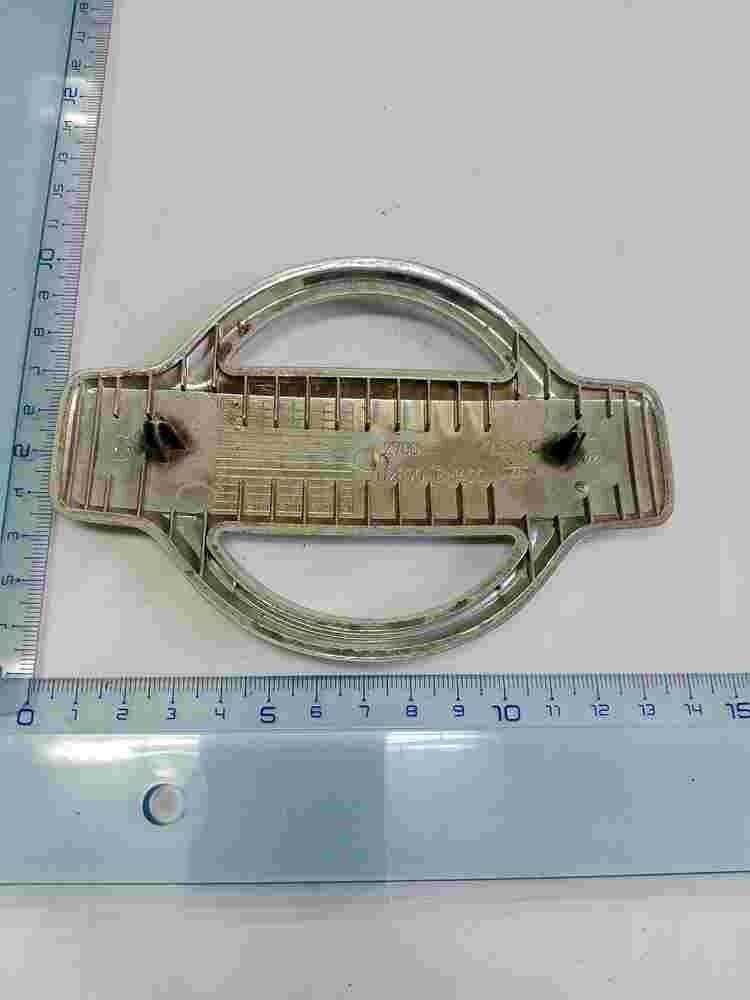 Emblema Nissan Almera 62890BM400 62890 BM400 14 cm. 9cm.