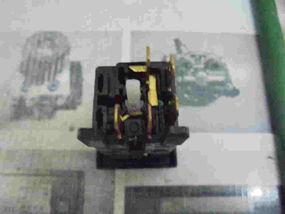 Interruptor Luneta Trasera Desempañador Nissan Atleon 255819X000