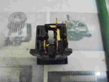 Interruptor Luneta Trasera Desempañador Nissan Atleon 255819X000