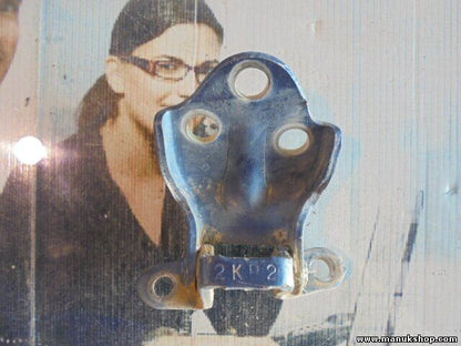 Bisagra de la puerta trasera derecha abajo Mitsubishi Pajero Montero