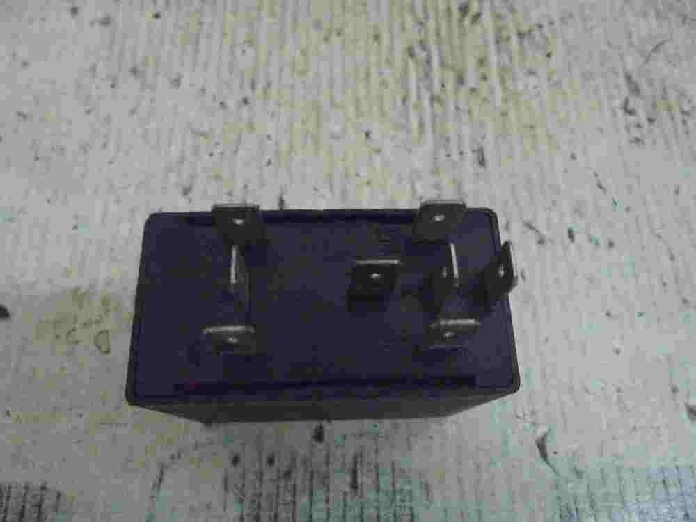 Relé   Alfa Romeo 164 A727 60508242 A72760508242