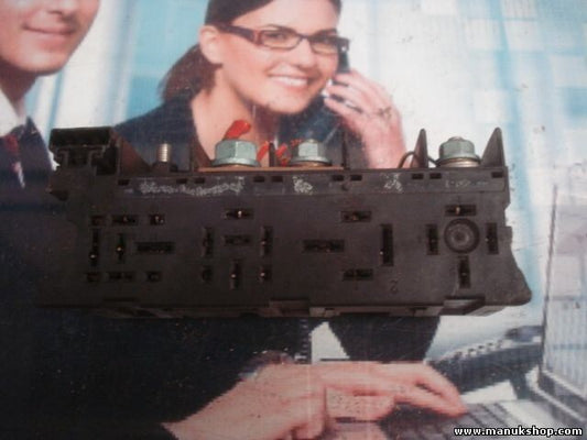 Caja de fusibles Audi A3 A4 A6 VW Passat 3B Golf Superb 3U 8L0941822A 896083000