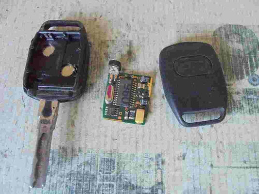 mando control remoto Audi A6 A8 HELLA 443837220D