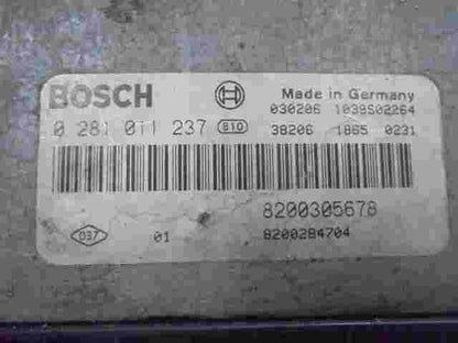 Centralita Nissan Primera P12 Renault Trafic 8200305678 8200284704 0281011237