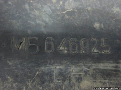 faldilla Mitsubishi Pajero V46W Montero 2 1990-1997 MB646925 MB 646925 LH