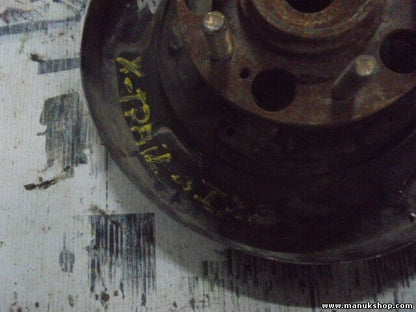 Mangueta buje delantero izquierdo Nissan 206 KW, 280 PS L47 HMC