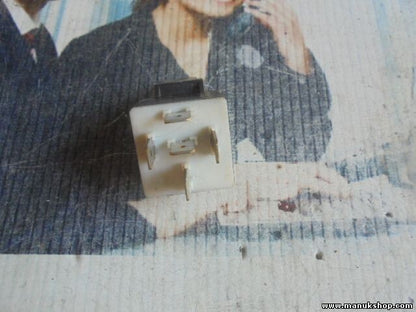 Relé del ventilador del radiador Renault Clio 12V-25A-03508 12V25A03508