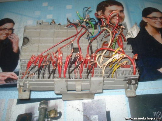 Caja de fusibles Opel Vectra B 09152787