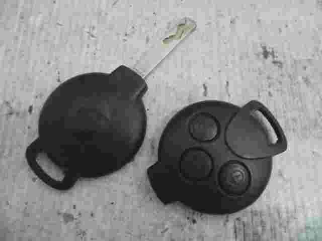 Alloggiamento della chiave di controllo remoto wireless Smart A2C531700599 03