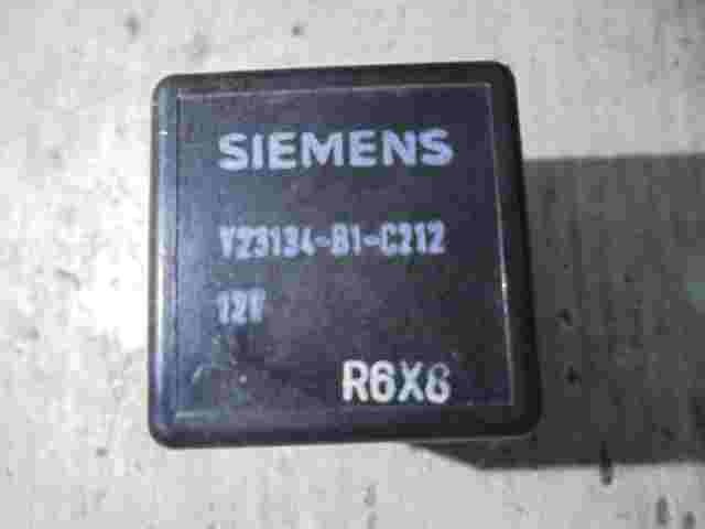 Relé Iveco Daily 35-40 V23134B1C212 SIEMENS V23134-B1-C212