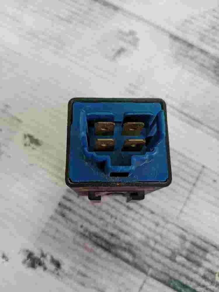 Relè di riscaldamento aggiuntivo Hyundai Santa Fe II 395104A000 39510-4A000