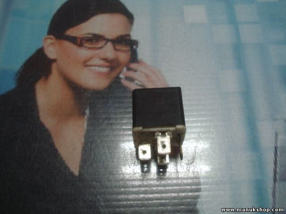 Relé Citroen Peugeot HELLA 4RD94002032 4RD 940 020-32