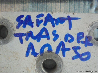 Bisagra de la puerta trasera derecha abajo Tata Safari