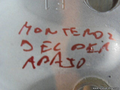 Bisagra de la puerta delantera derecha abajo Mitsubishi Pajero Montero 2