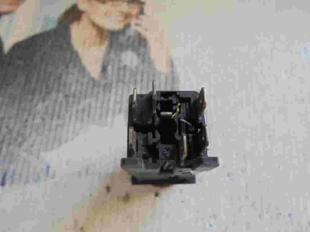 Interruptor de emergencia warning Peugeot 205