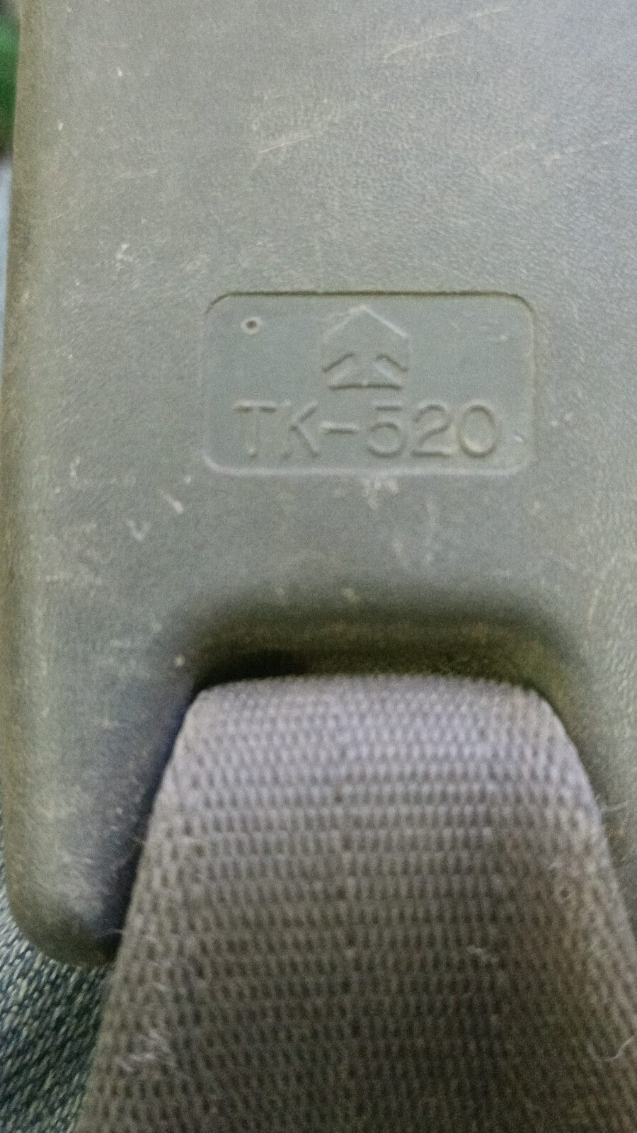 Cierre cinturon de seguridad trasero Mitsubishi L200 MR797497 TK-520