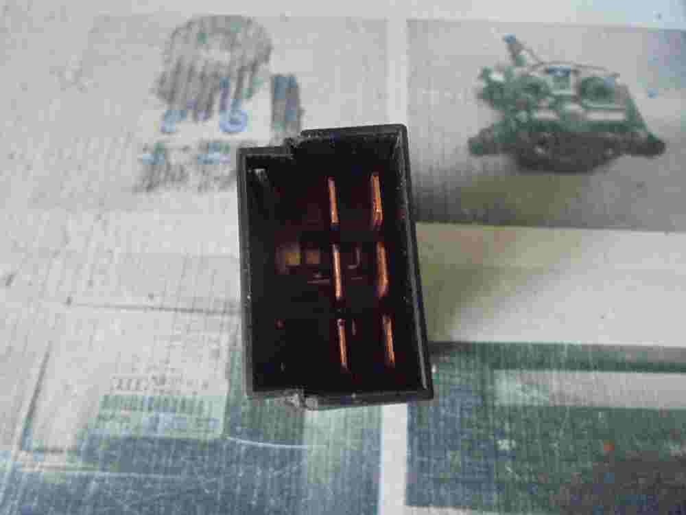 Interruptor de emergencia warning Nissan Terrano WD21 I Pathfinder NILES