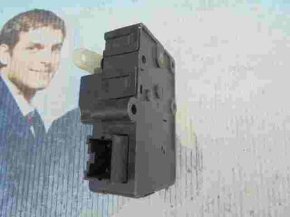 Calefacción actuador Mitsubishi MR146583 MR 146 583 MR 146583 F/R 8H05