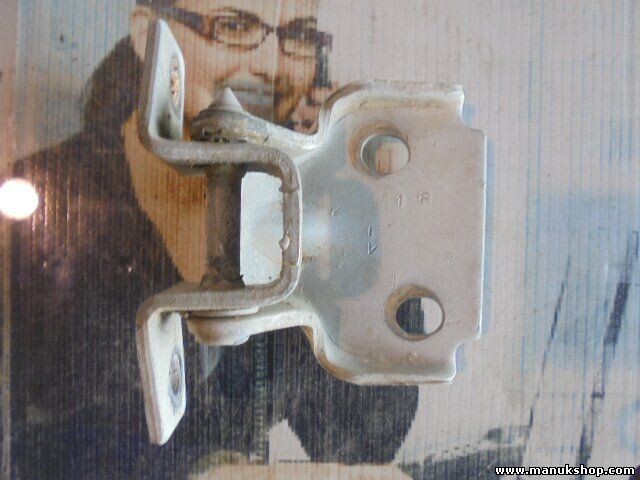 Bisagra de la puerta delantera izquierda abajo  Suzuki Vitara ET, TA 1988 - 2005
