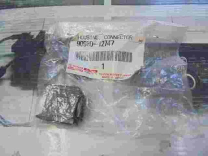 Housing Connector  Toyota Hilux RX 350 9098012747 90980-12747