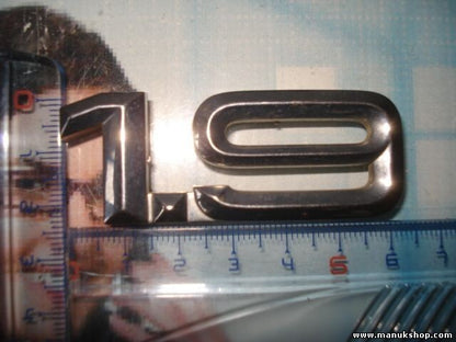Emblema trasero Audi 1.9 6 cm 8D5853743B