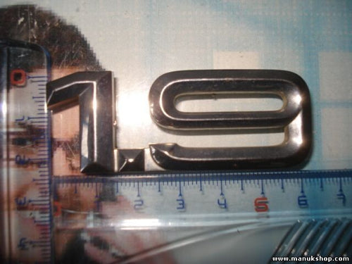Emblema trasero Audi 1.9 6 cm 8D5853743B