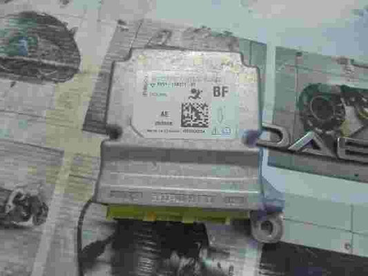 Sensor de impacto de airbag Ford Fiesta 8V5114B321BF 8V51-14B321-BF FoMoCo DDJ8A