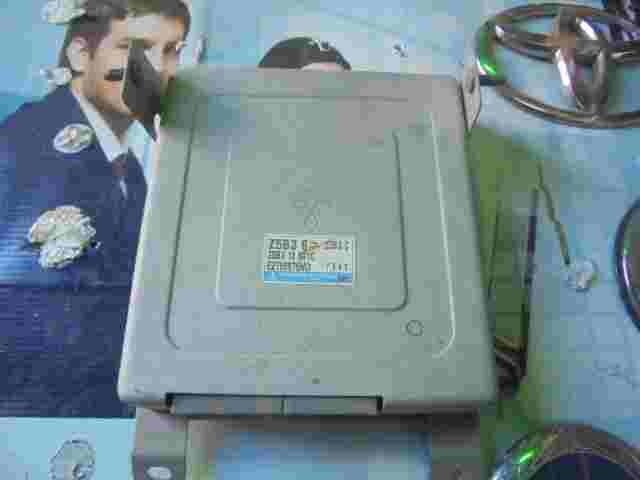 Centralita Mazda 323 C E2T86876M3 Mitsubishi Z5B318881C Z5B3 18 881C