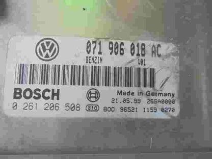 Centralita VW Volkswagen Audi BENZIN V01 071906018AC 26SA0000 BOSCH 0261206508