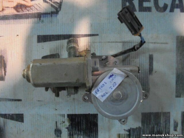 Motor elevalunas  delantero izquierdo Nissan Patrol Y61 80731VB011 MMR52038 