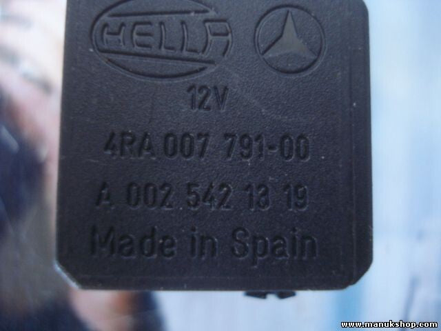 Relé  Mercedes-Benz W202 C220 12V A0025421319 A 002 542 1319 HELLA 4RA00779100