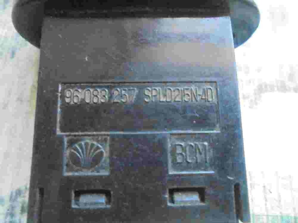 Interruptor de emergencia warning Daewoo Espero 96083257 96 083 257 SPLD215N-4D