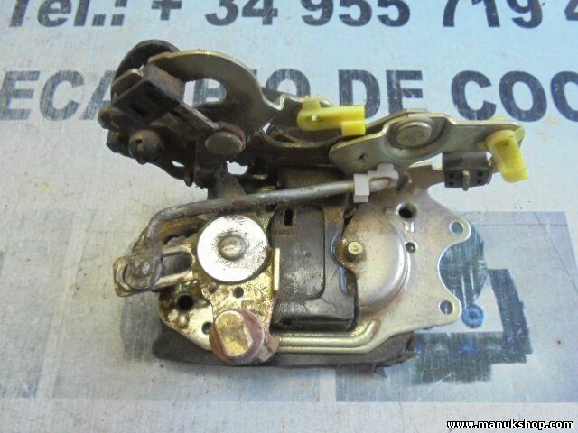  Cerradura puerta trasera izquierda Toyota Hilux 2,5 D4D 690600K040 69060-0K040