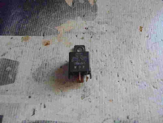 Recocido controlador Glow relé enchufe Hyundai H-1 OMRON 3686042500 36860-42500