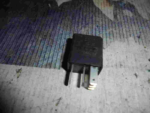 Iveco Daily 504049024 677.50 12V 10/20A relè