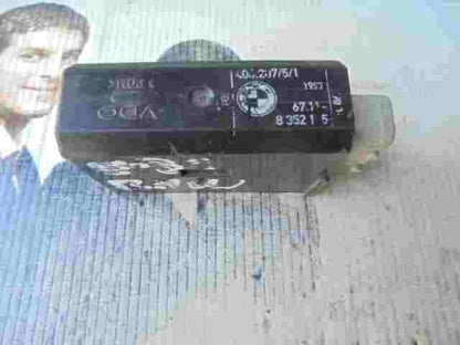 Cerradura depuerta de combustible BMW E38 E39 67118352165  VDO 406207511