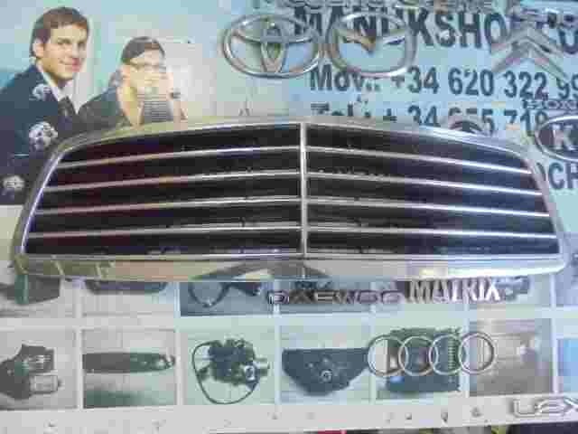 Parrilla rejilla frontal delantera Mercedes-Benz C-Class W203 A2038800183