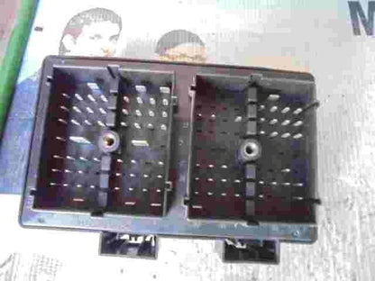 Caja de fusibles de relé Chevrolet Captiva C100 C140 9682108282 96821082 82